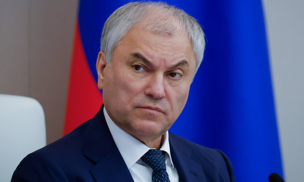 Новые законы с апреля 2026: индексация пенсий на 6,8%, лимиты рассрочки и защита имущества многодетных | Список изменений 2 Вячеслав Викторович Володин — российский государственный и политический деятель, председатель Государственной Думы Федерального собрания Российской Федерации.